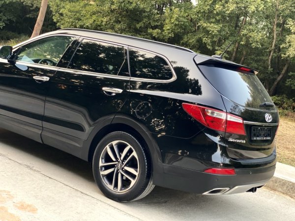Tirane, shes makine Hyundai Benzin, e zeze automatik Klima 150.000 km