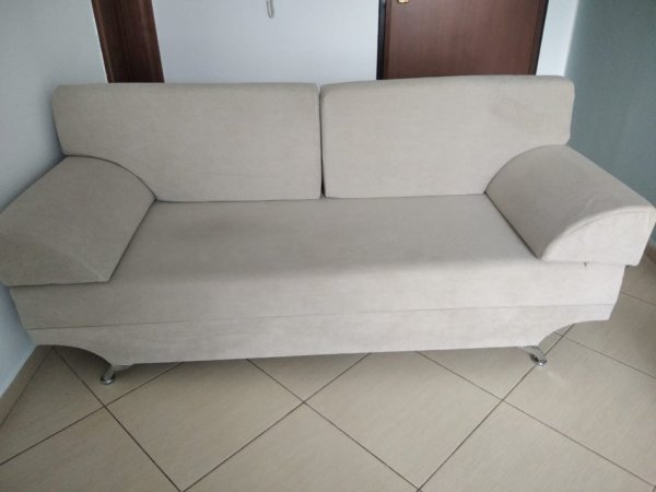 Vlore, shesim divanin ne foto (disponojme 2 cope) - shiten sebashku ose vecmas - 180 Euro per divan