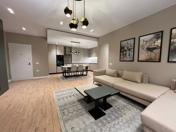 Tirane, shitet apartament 2+1 Kati 1, 115 m² 250.000 € (Kopshti Botanik)