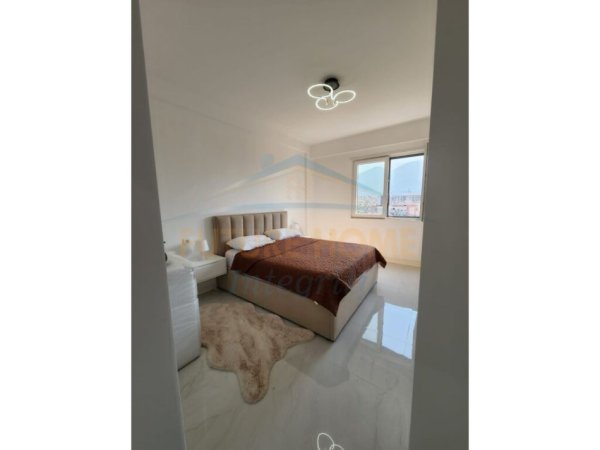 Tirane, shitet apartament 2+1+Ballkon Kati 8, 104 m² 235.000 € (Ali Demi)