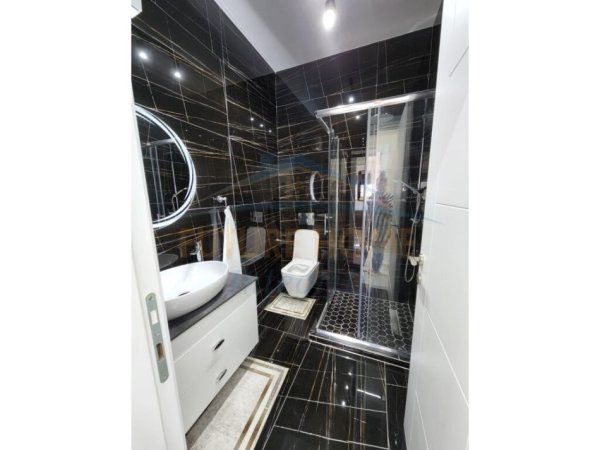 Tirane, shitet apartament 2+1+Ballkon Kati 8, 104 m² 235.000 € (Ali Demi)