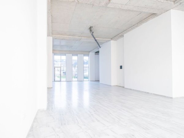 Tirane, shes dyqan Kati 1, 124 m² 124.000 € (Siri Kodra)