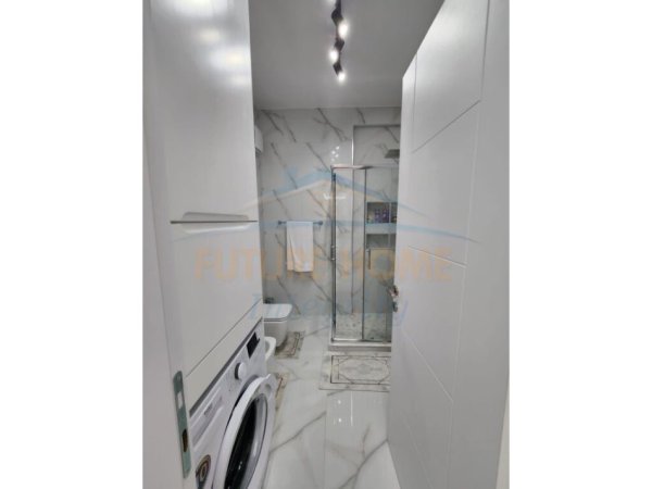 Tirane, shitet apartament 2+1+2+Post Parkimi Kati 8, 104 m² 250.000 € (Ali Demi)