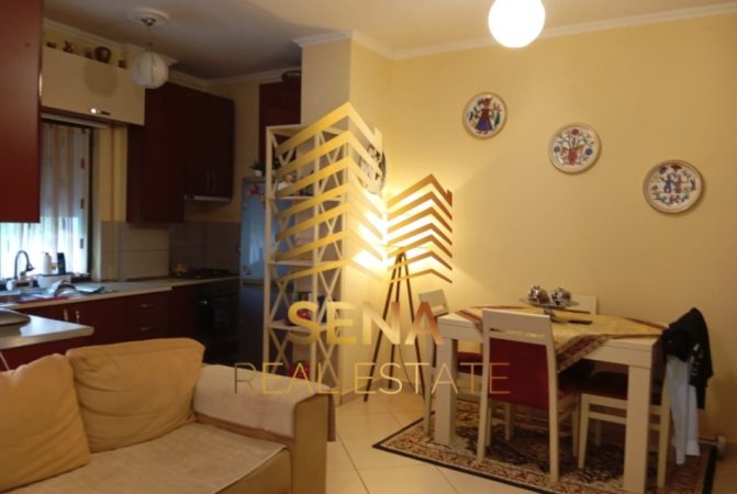 Tirane, shitet apartament 1+1 Kati 2, 73 m² 120.000 € (Rruga Ali Demi)
