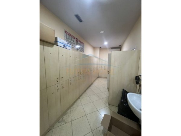 Tirane, shitet ambjent biznesi Kati 0, 422 m² 1.055.000 € (Shkelqim Fusha)
