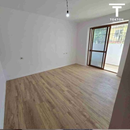 Tirane, shitet apartament 2+1 Kati 1, 81 m² 138.000 € (Ali Demi) TT 1068