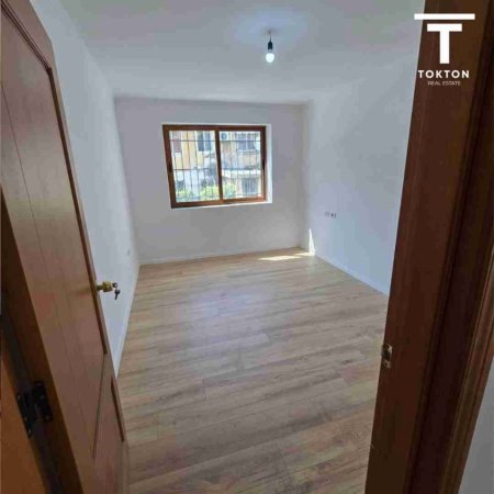 Tirane, shitet apartament 2+1 Kati 1, 81 m² 138.000 € (Ali Demi) TT 1068