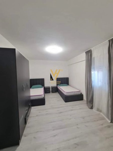 Tirane, jepet me qera apartament 2+1+Ballkon Kati 2, 100 m² 800 € (BLLOK)