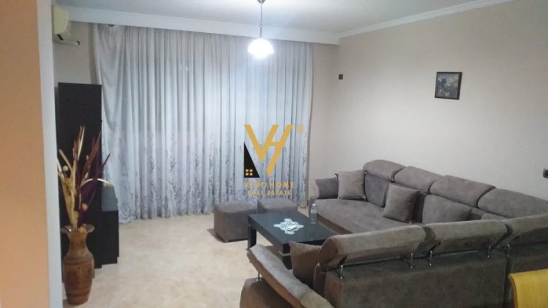 Tirane, jepet me qera apartament 1+1+Ballkon Kati 9, 70 m² 700 € (BLLOK)