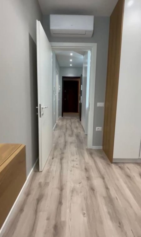 Tirane, jepet me qera apartament 1+1 Kati 2, 60 m² 700 € (PAZARI I RI)