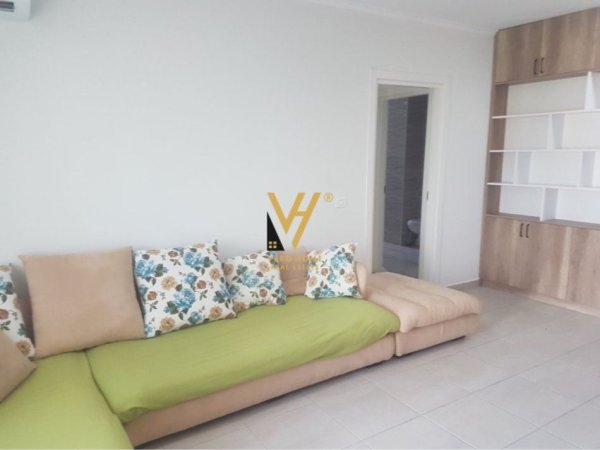 Tirane, jepet me qera apartament 2+1+Ballkon Kati 7, 90 m² 600 € (RRUGA NDRE MJEDA)