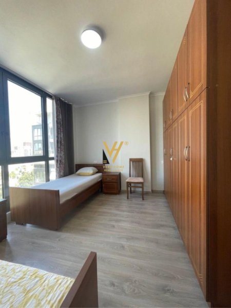 Tirane, jepet me qera apartament 2+1+Ballkon Kati 7, 90 m² 600 € (RRUGA NDRE MJEDA)