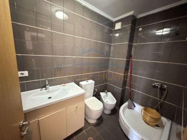Tirane, shitet apartament 2+1 Kati 4, 101 m² 145.000 € (Unaza e Re)