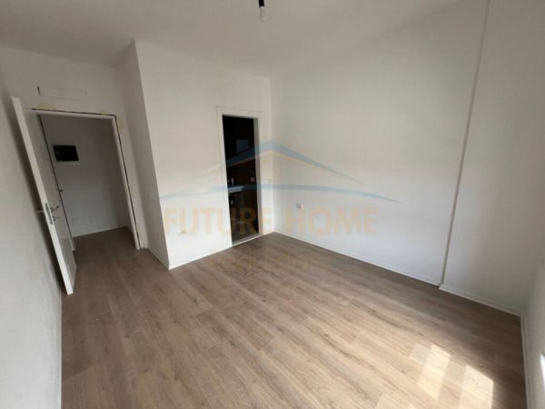 Tirane, shitet apartament 2+1+2 Kati 7, 87 m² 150.000 € (Porcelan)