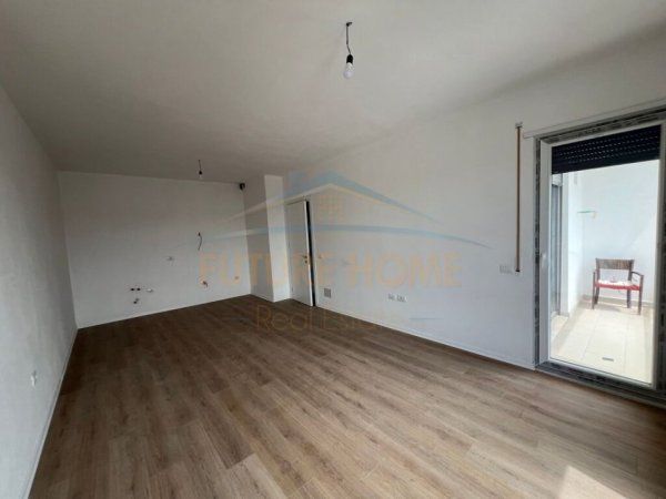 Tirane, shitet apartament 2+1+2 Kati 7, 87 m² 150.000 € (Porcelan)