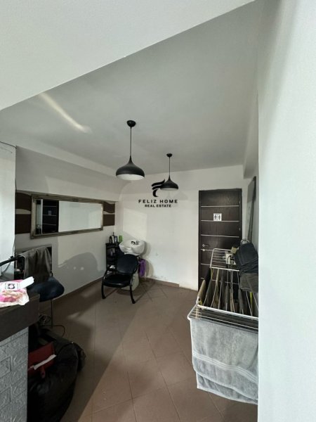Tirane, shitet dyqan Kati 0, 52 m² 210.000 € (MYSLYM SHYRI)