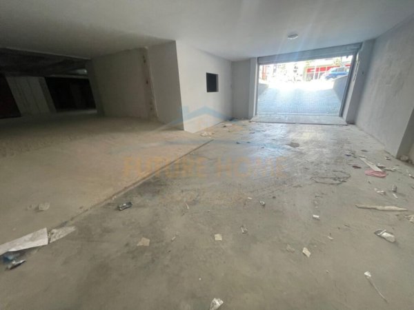 Korce, shitet ambjent biznesi Kati -1, 747 m² 540.000 € (Terminali Korce)