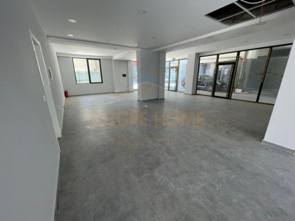 Korce, shitet ambjent biznesi Kati 0, 283 m² 380.000 € (Terminali, Korce)