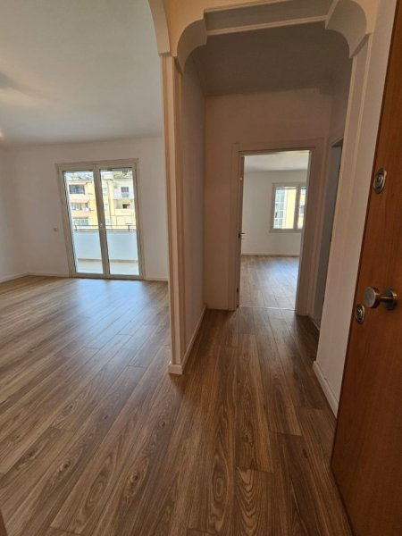 Tirane, shitet apartament 1+1+Ballkon Kati 3, 63 m² 145.000 € (Shkolla baletit)