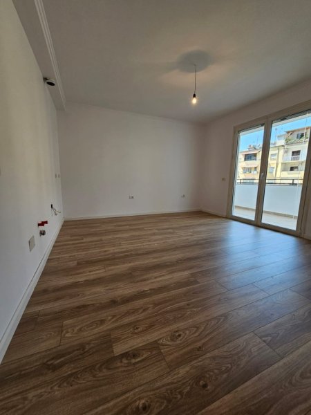 Tirane, shitet apartament 1+1+Ballkon Kati 3, 63 m² 145.000 € (Shkolla baletit)