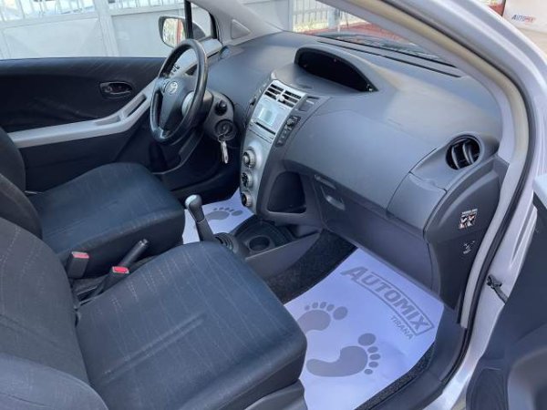 Tirane, shes makine Toyota YARIS Viti 2007, 4.100 Euro