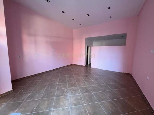 Shitet Ambient biznesi tek Green City, Kati 0, 44 m² 75.000 Euro