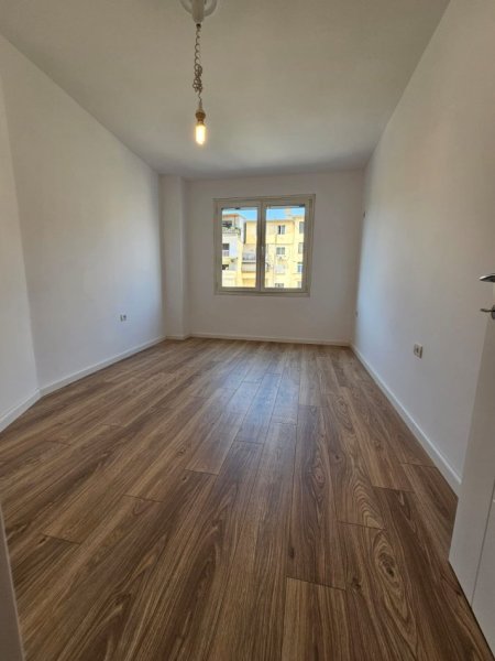 Tirane, shitet 1+1+Ballkon Kati 3, 60 m² 136.000 € (Shkolla e Baletit)