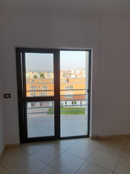 Tirane, shitet apartament 2+1 Kati 2, 83 m² 98.000 € (Rruga e Dajtit,Tiran)