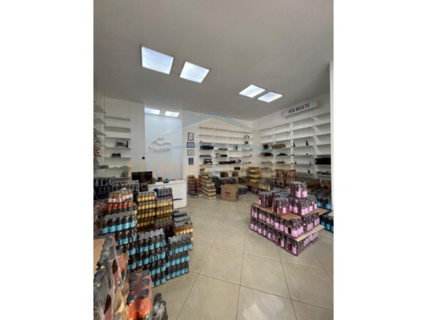 Tirane, shitet ambjent biznesi Kati 0, 125 m² 220.000 € (Bulevardi Bajram Curri)