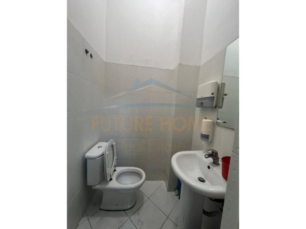 Tirane, shitet ambjent biznesi Kati 0, 125 m² 220.000 € (Bulevardi Bajram Curri)