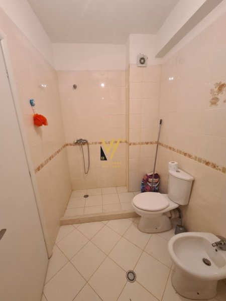Tirane, shitet apartament 2+1+Ballkon Kati 3, 103 m² 135.000 € (UNAZA E RE)