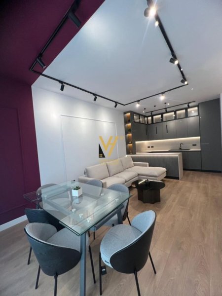Tirane, jepet me qera apartament 2+1+Ballkon Kati 8, 90 m² 1.000 € (PORCELAN)
