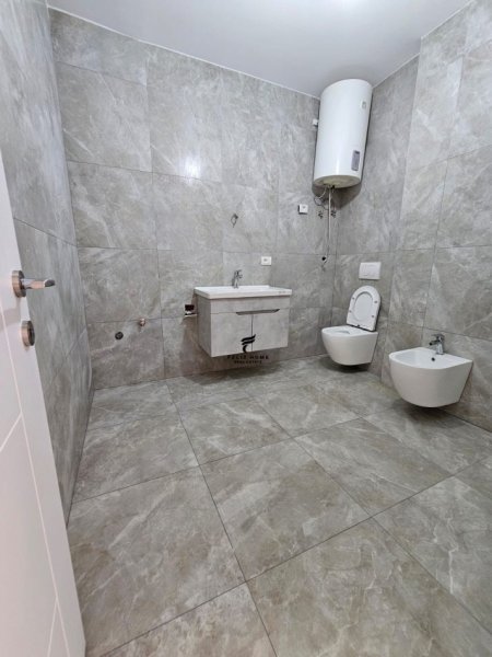Tirane, shitet apartament 1+1+Ballkon Kati 3, 72 m² 145.000 € (TREGU ELEKTRIK)