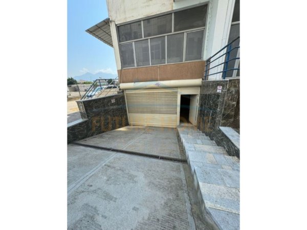 Tirane, shitet ambjent biznesi Kati -1, 250 m² 150.000 € (Kthesa e Kamzes)