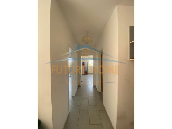 Tirane, shitet apartament 3+1+Ballkon Kati 4, 136 m² 185.000 € (Unaza e Re)