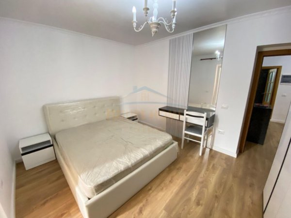 Tirane, jepet me qera apartament 2+1 , (bulevardi zogu 1) PRM41169