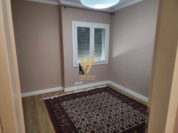 Tirane, jepet me qera Vile 3+1+Ballkon Kati 0, 550 m² 2.000 € (TEG)