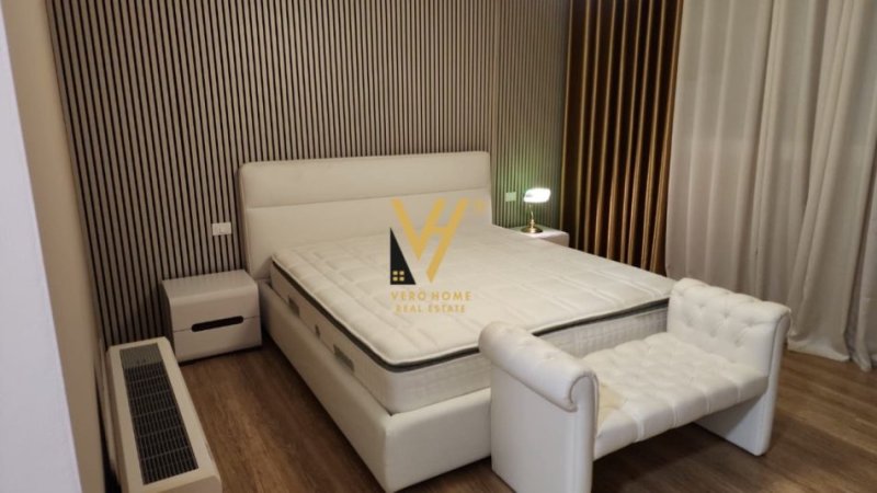 Tirane, jepet me qera Vile 3+1+Ballkon Kati 0, 550 m² 2.000 € (TEG)
