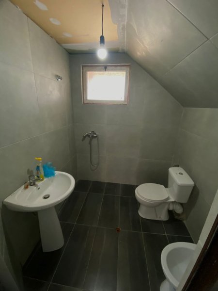Tirane, shes ambjent biznesi Kati 0, 141 m² 150.000 € 