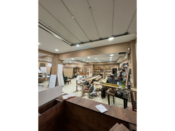 Tirane, shitet ambjent biznesi Kati -1, 250 m² 150.000 € (Kthesa e Kamzes)