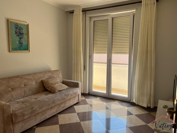 Tirane, jepet me qera apartament 1+1 Kati 5, 80 m² 550 € 