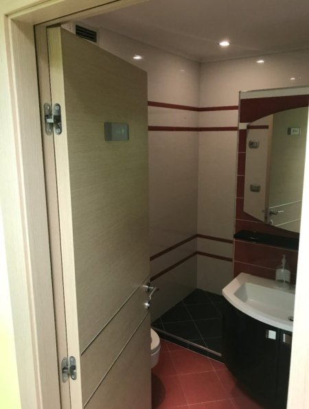 Tirane, shitet apartament 3+1+2 tualete   165 m² 495.000 €   ish Blloku