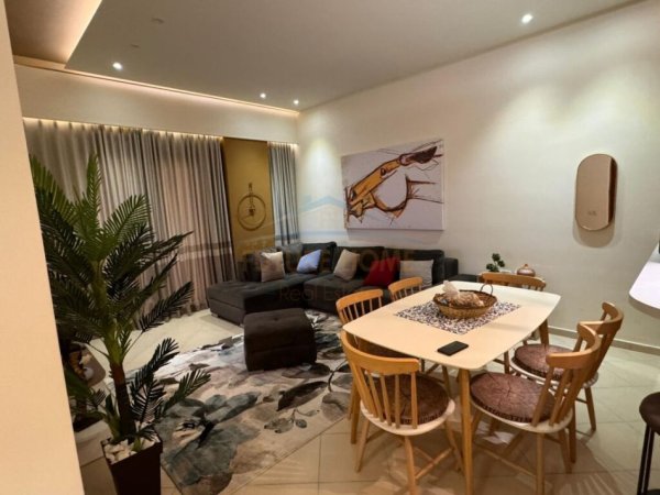 Tirane, jepet me qera , 600 € 