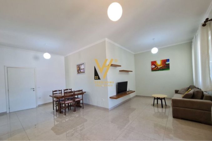 Tirane, jepet me qera apartament 2+1+Ballkon Kati 3, 130 m² 700 € (YZBERISHT)