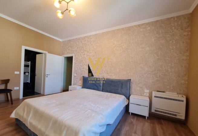 Tirane, jepet me qera apartament 2+1+Ballkon Kati 2, 130 m² 700 € (YZBERISHT)