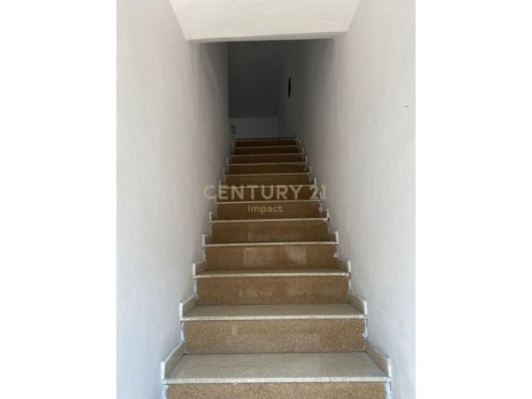 Tirane, shitet Kati 0, 141 m² 150.000 € (Komisariati nr 4 ALLIAS)