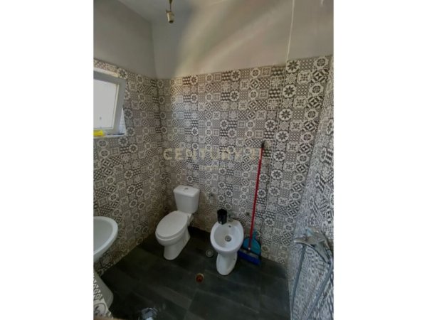 Tirane, shitet Kati 0, 141 m² 150.000 € (Komisariati nr 4 ALLIAS)