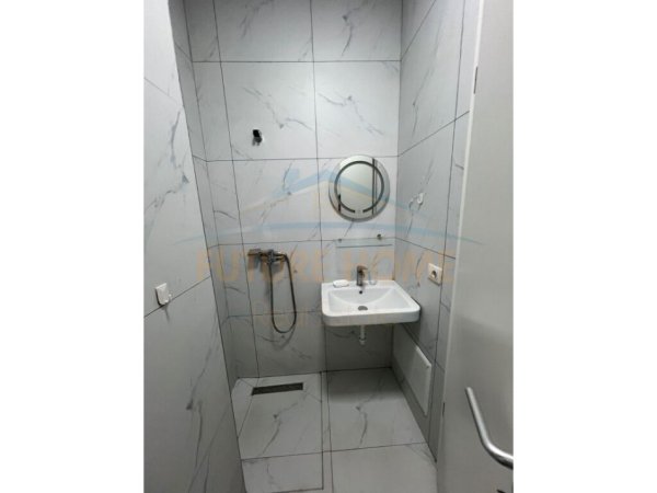 Tirane, shitet garsonier 1+1 Kati 10, 70 m² 78.000 € 