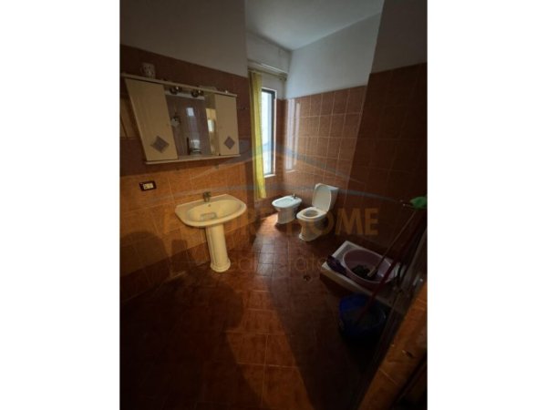 Tirane, shitet apartament 2+1 Kati 2, 112 m² 120.000 € (Yzberisht)