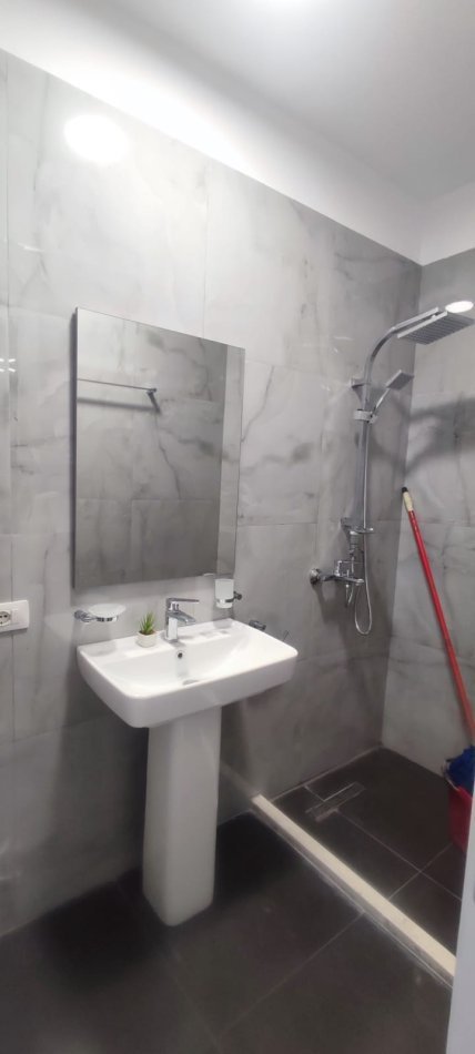 Tirane, shes apartament Kati 4, 35 m² 75.000 € (Komuna Parisit)